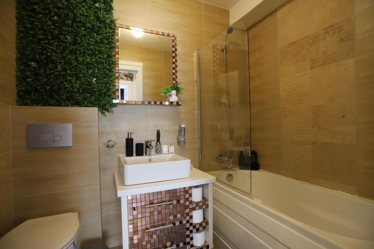 Apartament Beauty Smarald By Cosmopolis Stefanestii de Jos Zewnętrze zdjęcie